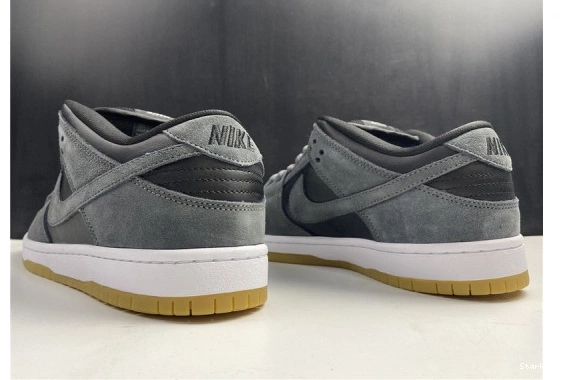 Dunk AR0778-001 Nike SB Low Dark Black Grey Gum 0713